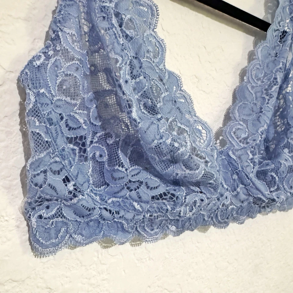 Sujetador Hanro Luxury Moments Todo Encaje Copa Suave Talla 36C Azul Precio de venta sugerido por el fabricante 120 USD Foto 2 de 4