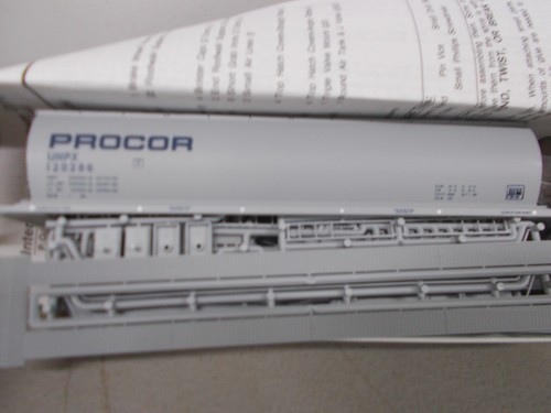 INTERMOUNTAIN ~ COCHE TOLVA DE GRANO CUBIERTO PROCOR 4 BAHÍAS # 120286 ~ KIT ~ ESCALA HO | Zustand: New