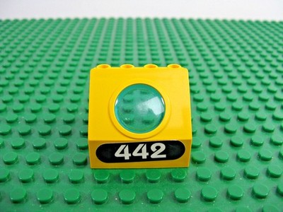 LEGO Yellow Panel 4x3x3 Trans-Lt Blue Porthole w '442' Sticker 6442#30080c01pb01