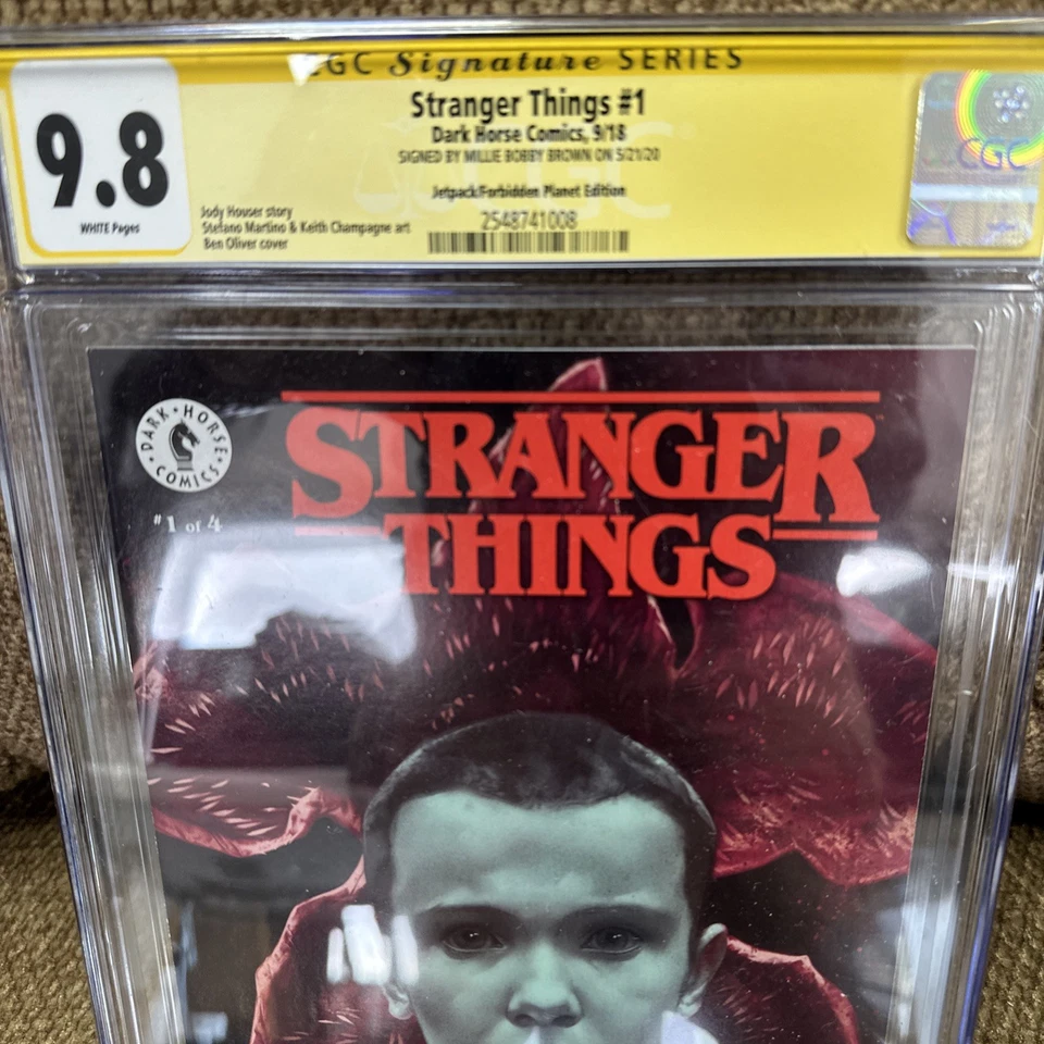 Stranger Things Signed by Millie Bobby Brown Dark Horse Comics #1 2018 CGC 9.8 - Image 3 of 3