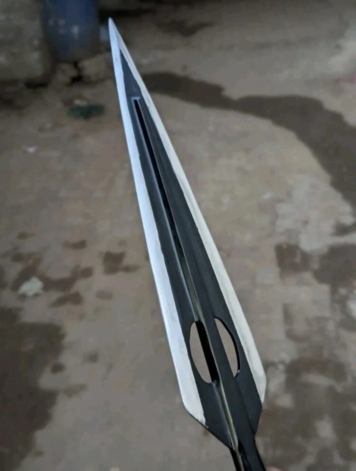 Lanza táctica de hoja de acero al carbono hecha a mano personalizada | Lanza vikinga caza al aire libre Foto 3 de 3