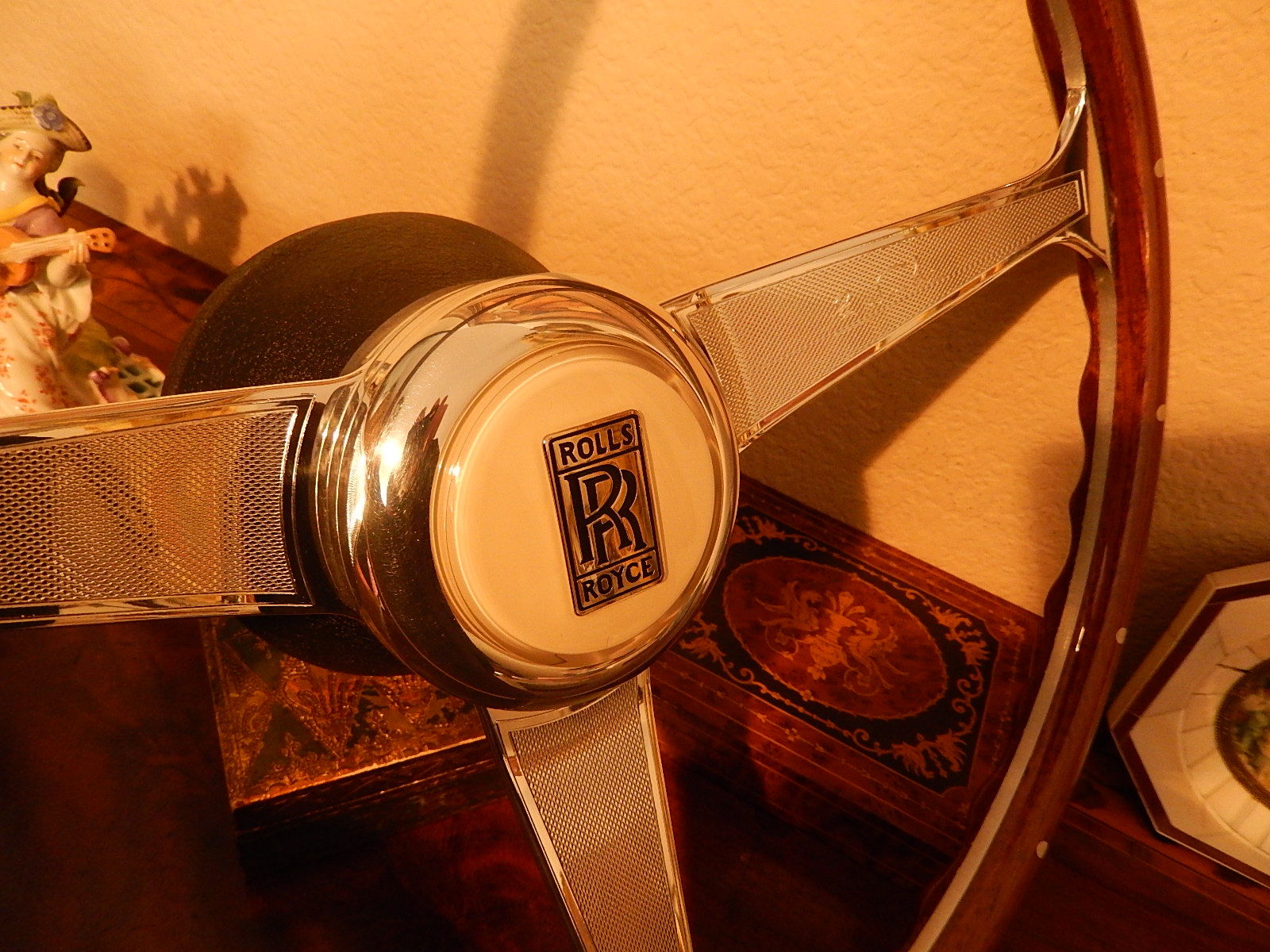 Rolls Royce Corniche Camargue Wood Steering Wheel 15" engraved + Rivets  NOS NEW