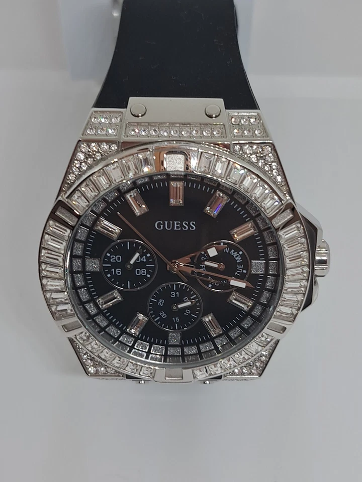 Orologio uomo GUESS acciaio Argento e zirconi con cinturino gomma Nero GW0208G1  - Immagine 2 di 4