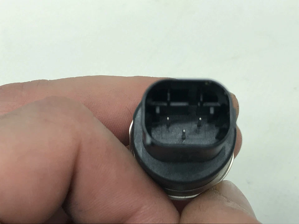 BMW F800R Motor Engine Sensor (3) 12' - Imagem 2 de 2