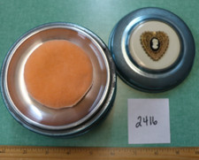 VINTAGE ANTIQUE  POWDER  MUSIC BOX RETRO COLLECTABLE w/ Cameo Plays Beautifully on The Hot Collector