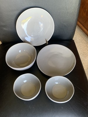 5 Pieces Of Gray Artisanal Kitchen Supply Curve 2 Salad, 1 Cereal, 2 Fruit Bowls