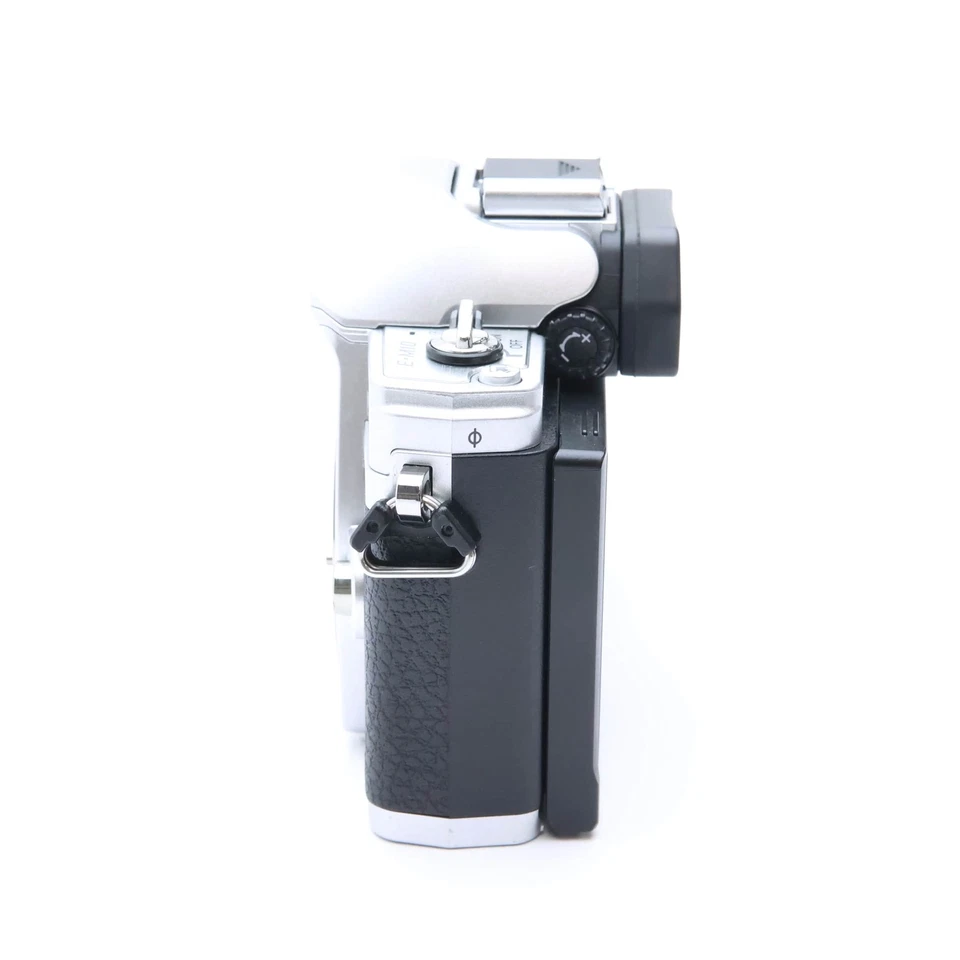 Olympus OM-D E-M10 Mark IV Silver Mirrorless Camera Body -Near Mint- #201 - Image 2 of 4