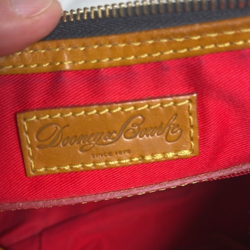 Dooney & Bourke Signature Monogram 1975 Bucket Shoulder Bag Dust Bag Lock Fob - Picture 10 of 13