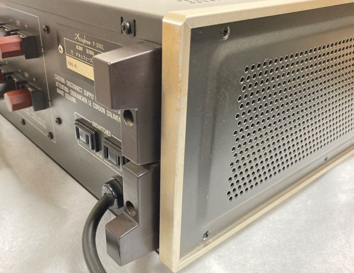 Accuphase/P-300L パワーアンプ Accuphase P-300L