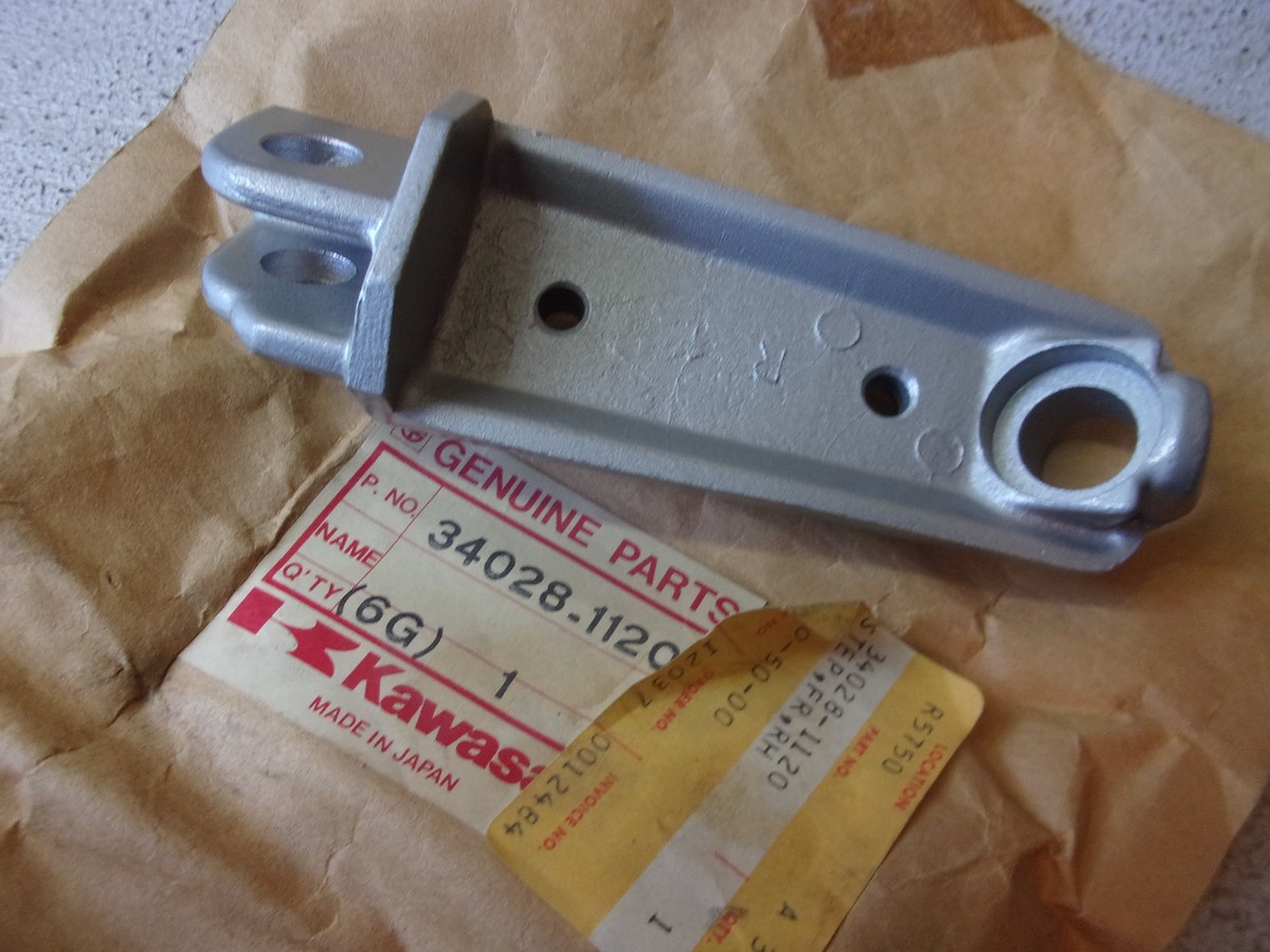 OEM Kawasaki ZX600 ZX900 ZX1000 Ninja Right Front Step Footrest