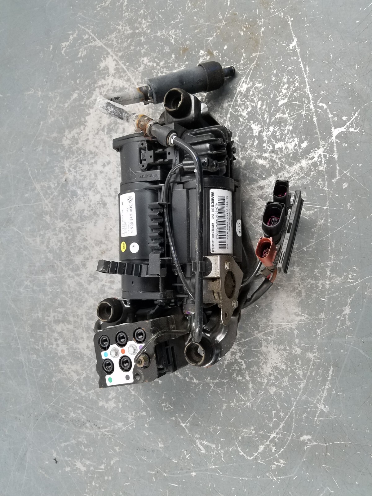 2006 Bentley Continental Flying Spur Air Ride Compressor #2209 Y4