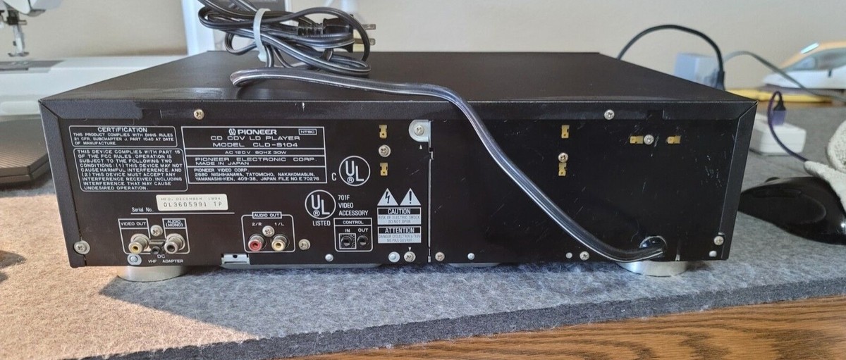 Pioneer CLD-S104 CD CDV LD Laserdisc Player ~ Tested & Working