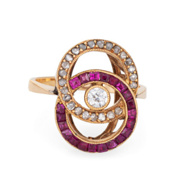 Antique Era Interlocking Circle Ring 14K Yellow Gold Over 2.3 Ct Simulated Ruby