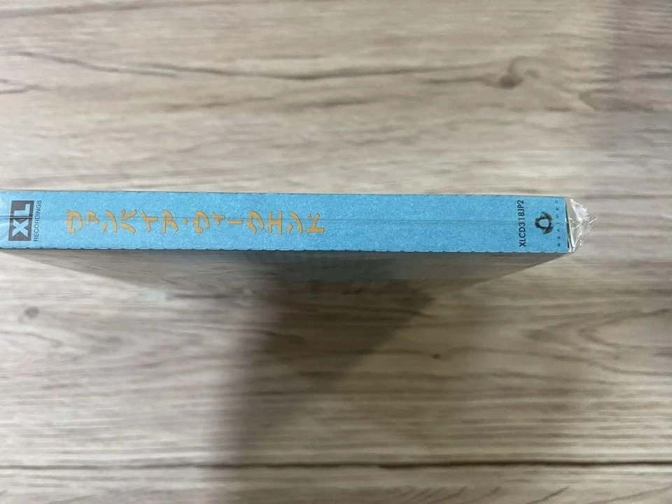 Vampire Weekend Cd + Sticker Indie Pop Music Album Limited Edition Collectible Foto 4 de 4