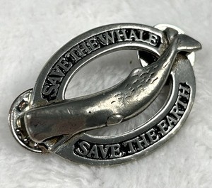 Vintage 1976 “Save The Whale • Save The Earth” General Whale Pin – VHTF