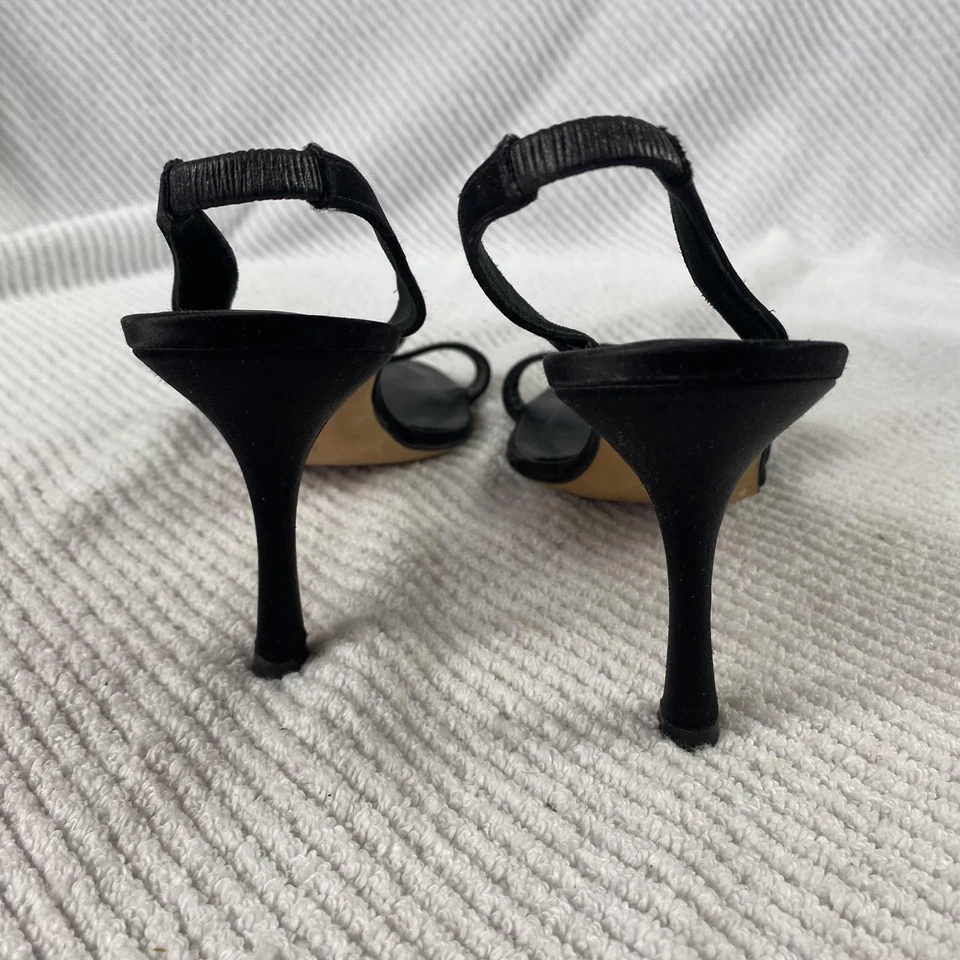Sapato Manolo Blahnik Feminino Tamanho 9 Preto Slingback Sandália Salto Strass - Imagem 4 de 4