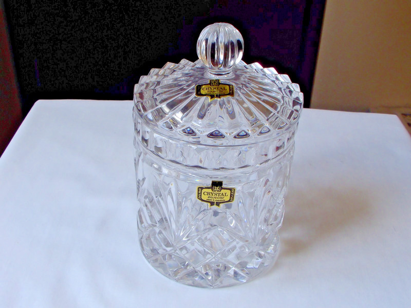 VINTAGE ZAJECAR CRYSTAL GLASS 24% LEAD YUGOSLAVIA LIDDED CANDY DISH JAR 5 1/2"