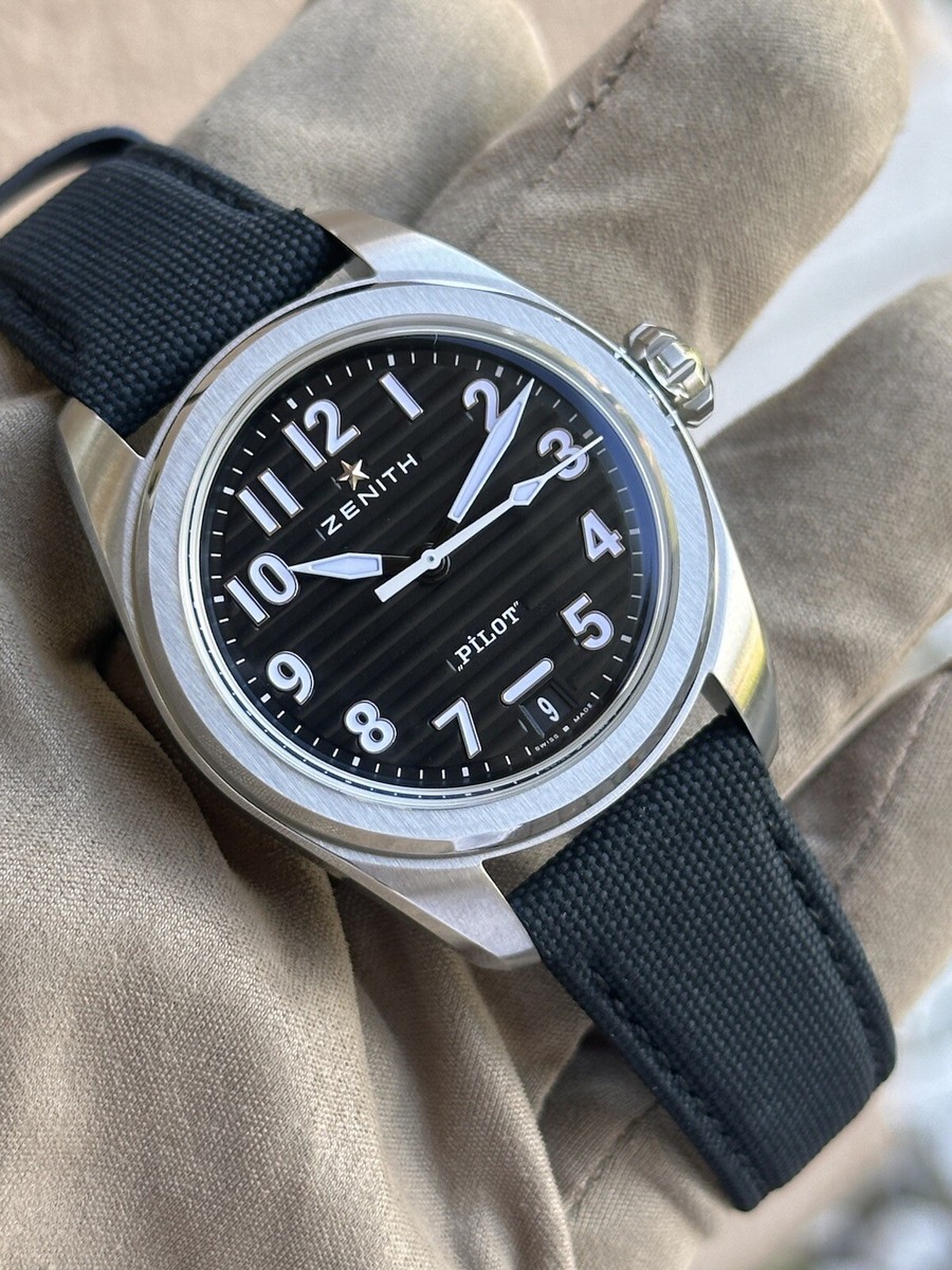 Zenith Pilot Automatic Black dial watch 40 03.4000.3620/21.I001