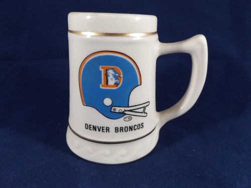 Taza miniatura Denver Broncos con mango de cerámica adorno dorado vaso de tiro NFL Lewis Bros - Imagen 2 de 12