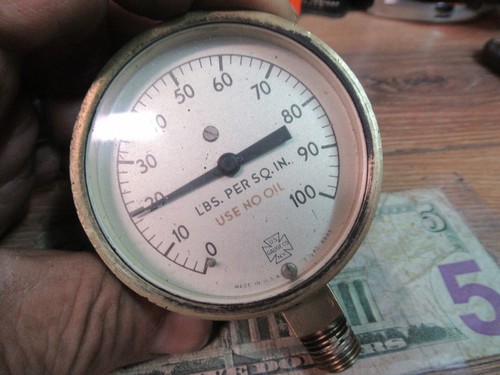 US Gauge Co. De colección 100 lb Medidor de presión de prueba Cubierta CRISTAL 9945 LATÓN - Imagen 2 de 8