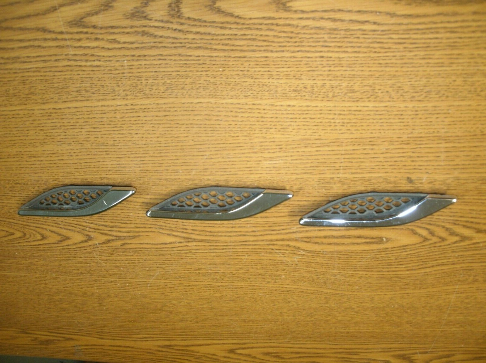 2014-2019 Maserati Ghibli Right Passenger Fender Chrome Grille Vent Trim Set