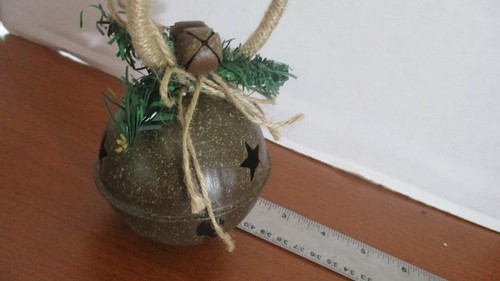 3.5" Diameter Metal JINGLE SLEIGH BELL DOOR HANGER / ORNAMENT - Picture 3 of 3