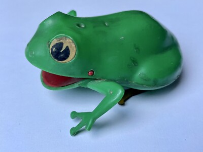 Vintage 1960s KOHLER German Mechanical Key Wind Up Jumping Frog Collectible