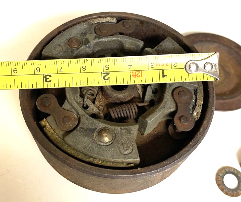 ORIGINAL VESPA PIAGGIO CENTRIFUGAL CLUTCH,PULLEY,COVER,WASHER,NUT,TRANSMISSION - Image 2 of 4