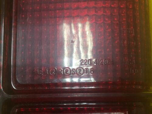 Ford EconoVan Maxi 5/84-8/99 Tail light Assembly Set Genuine NOS - Picture 3 of 3
