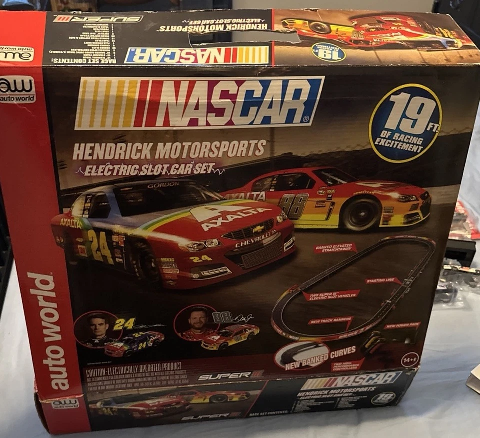 Auto World:  Nascar Hendricks Motor SportsElectric Racing Slot (7) Car Set Combo - Image 3 of 4