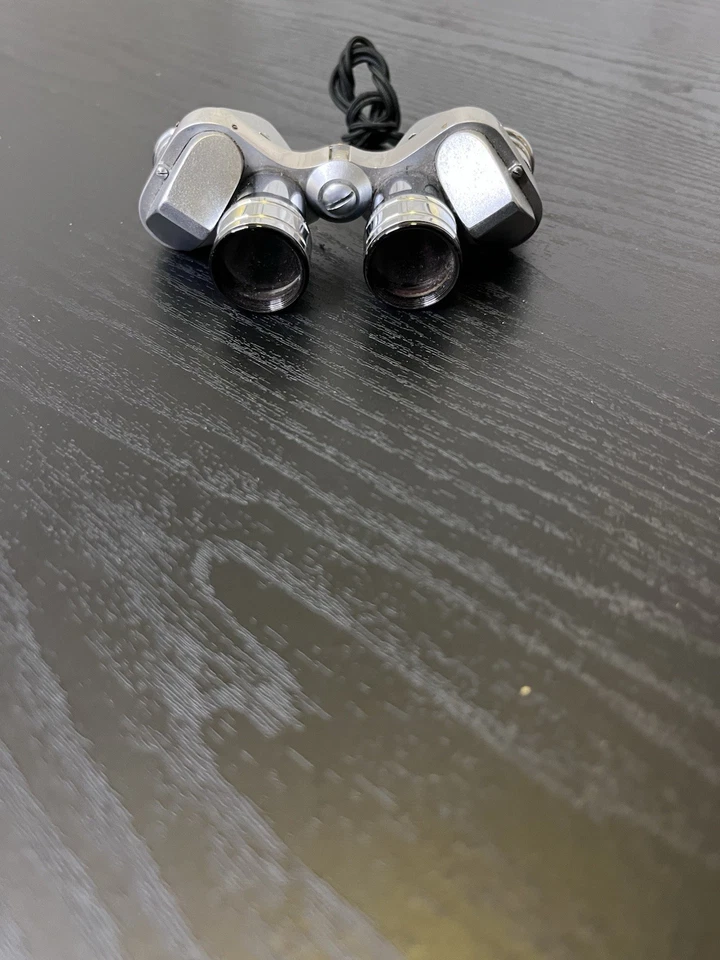Binoculares compactos vintage Queen 7x18 recubiertos de cromo con estuche Foto 4 de 4