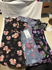3 NWT GT performance print scrub tops in small