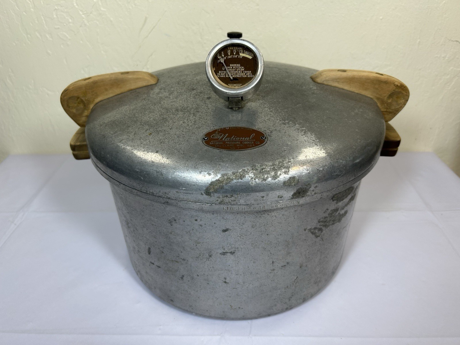Canner No. 7  16 Qt Wood Handles