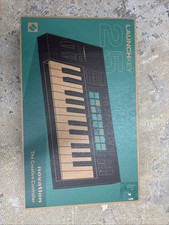 Novation Launchkey 25 Mk4 Keyboard Controller