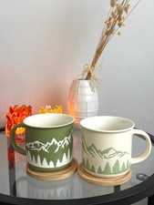 2er Set Tassen Becher Porzellan Berge Waldmotiv Grün Beige Geschenkidee 480 ml