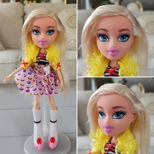 MGA Bratz 2016 Instapets Cloe In Study Abroad Kumi Harajuku Style Doll Cutie