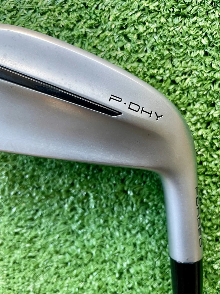 Taylormade P DHY Utility 3 Iron Stiff Flex Graphite Right Handed Mens Golf Club - Image 2 of 4