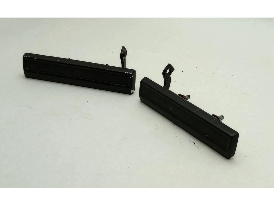 Par de manijas de puerta exteriores delanteras izquierda y derecha Pontiac Firebird negras 82-92 Foto 3 de 4