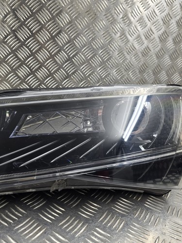 SKODA SUPERB LEFT NEARSIDE XENON HEADLIGHT COMPLETE 3V2941015A 2015 - Picture 4 of 21