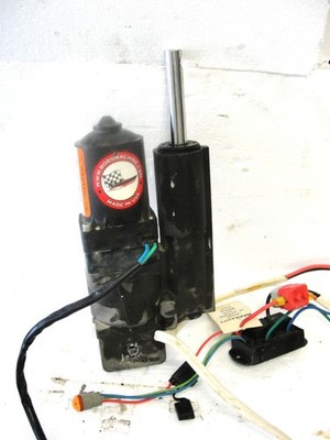 Bob's Machine Action Series Hydraulic Trim Pump for Outboard Jack Plate w/ Relay