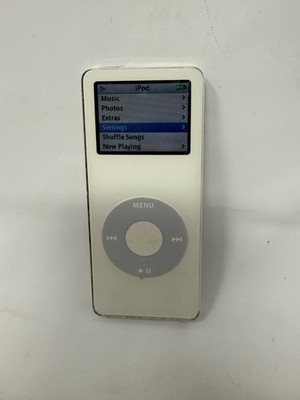 Apple Ipod 2 GB Model A1137 White