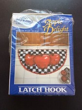 Vtg J P Coats Apple Delight Latch Hook Kit Craft Country Rug Red Blk Wht 25002