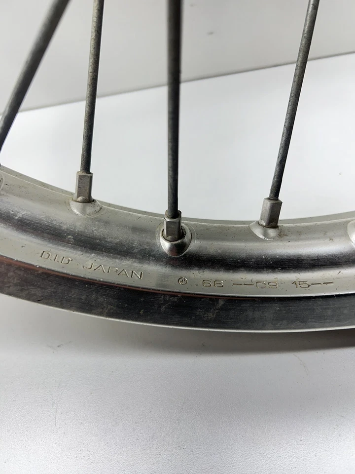 Yamaha YZ250F YZ 250F 2005 05 llanta trasera neumáticos buje radios 19X1,85 Foto 4 de 4