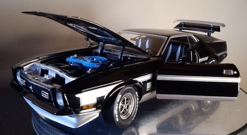FORD MUSTANG MACH 1 1971 1/18 SUN STAR - Imagen 9 de 11