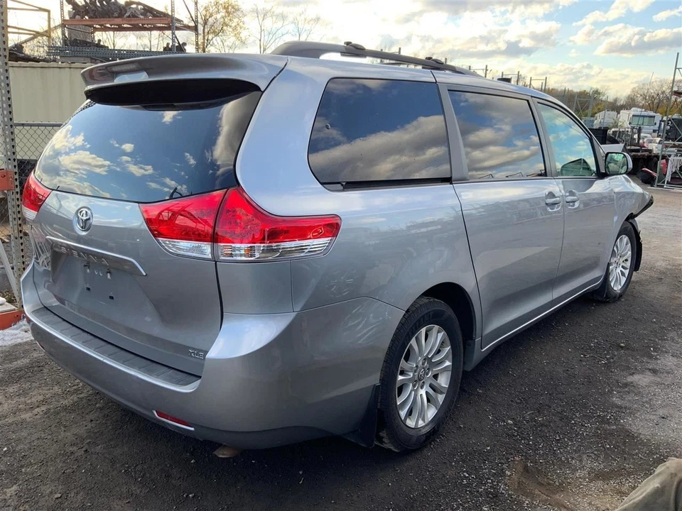 One Used 235/60R17 Goodyear Reliant Tire 10/32 Tread - Image 4 of 4