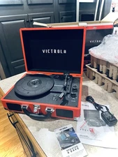 Victrola RED Journey Bluetooth Suitcase Record Player 3-Speed . Excellent cond 