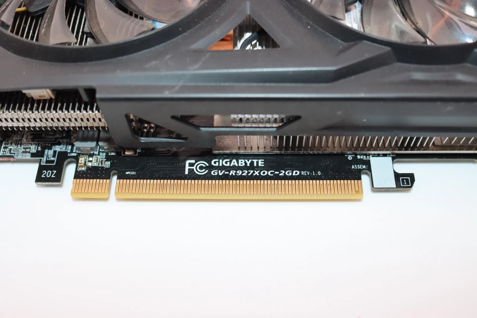 Gigabyte AMD Radeon R9 270X 2GB Model - Image 2 of 4