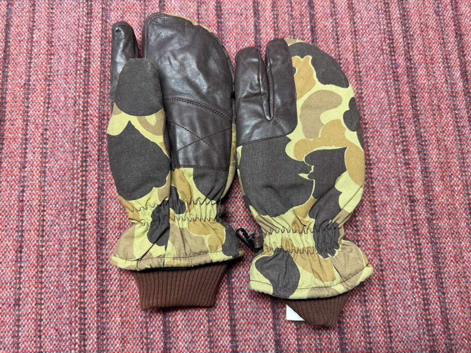 MENS VINTAGE L.L. BEAN CAMO LEATHER HUNTING GLOVES MITTENS SIZE SMALL
Opens in a new window or tab