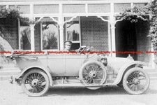 F004827 A man is sitting in a Straker Squire car 1915