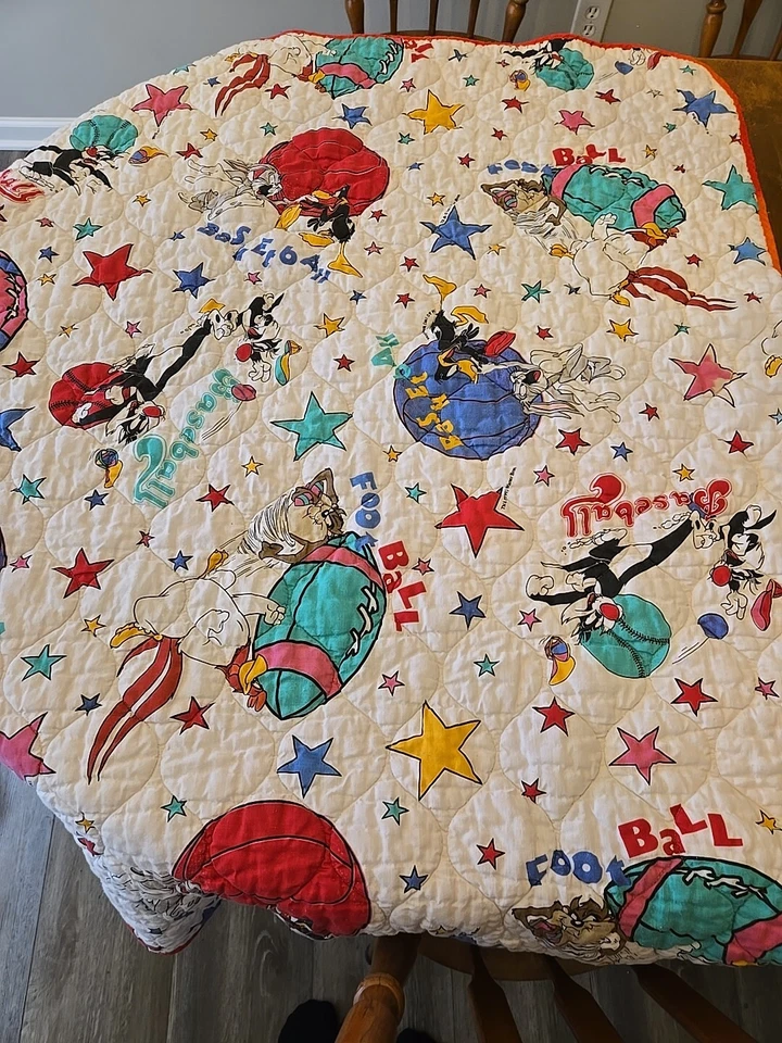 Vtg 1993 LOONEY TUNES Warner Bros Crib Blanket Sports Daffy Taz Bugs Quilt 38×49 - Image 4 of 4